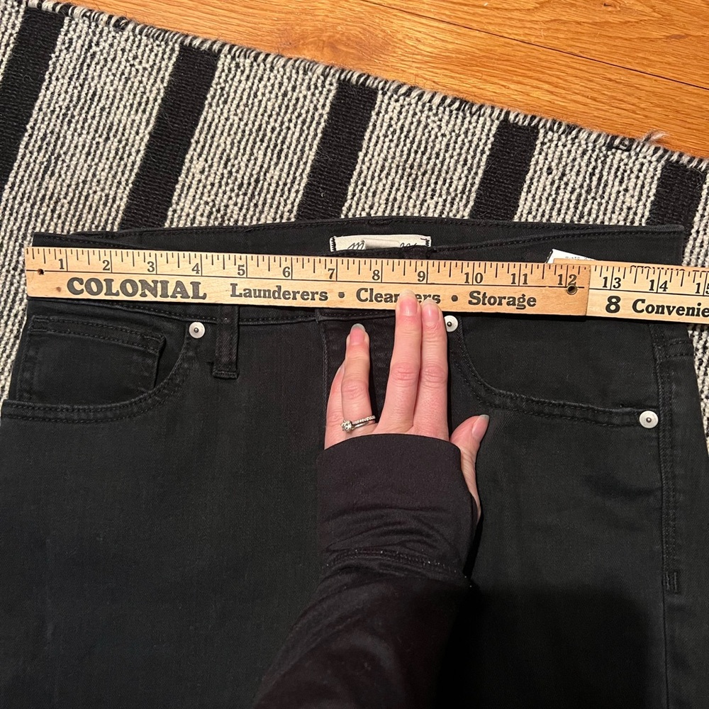 Madewell size 29 jeans, perfect condition. 9 in mid rise jean